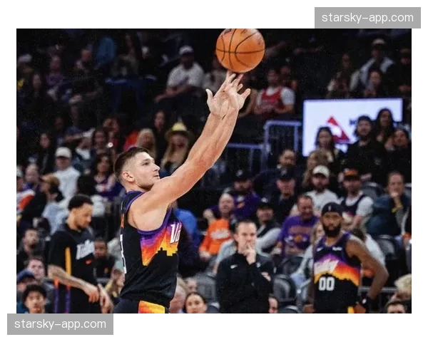 格雷森阿伦伤愈复出 为太阳外线投射提供火力支援